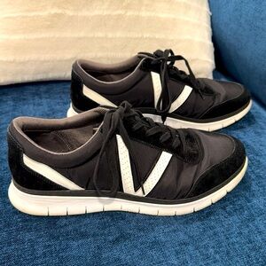 Vionic Black and White Men's Sneakers